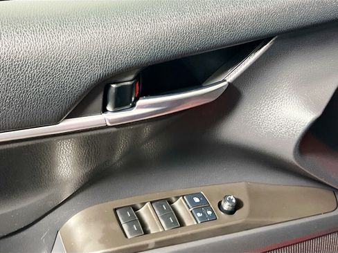 Used 2021 Toyota Camry LE FWD image 16