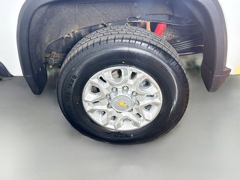 Used 2023 Chevrolet Silverado 2500 LT w/ Convenience Package image 37