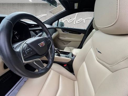 Used 2019 Cadillac XT5 FWD image 24