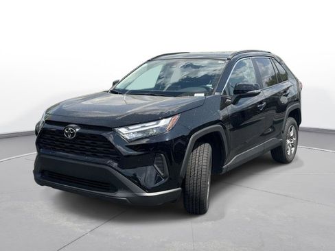 Used 2025 Toyota RAV4 XLE FWD image 2
