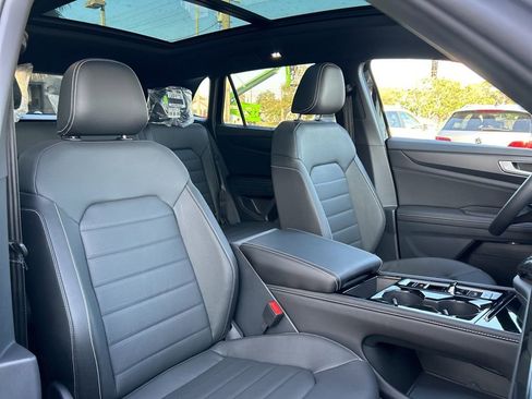 Used 2025 Volkswagen Atlas Cross Sport SEL image 42