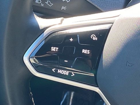 Certified 2024 Volkswagen ID.4 2WD image 5