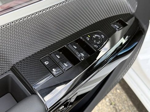 New 2026 BMW 740i 740i w/ Premium Package image 16