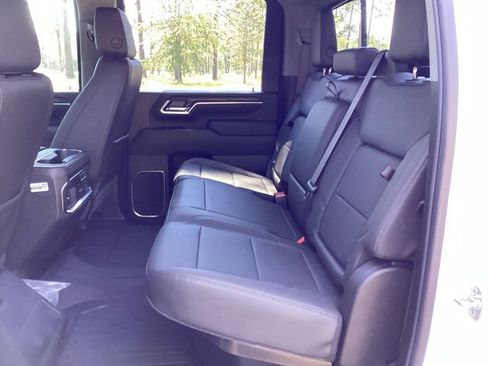 New 2025 GMC Sierra 3500 SLT w/ SLT Premium Package image 18