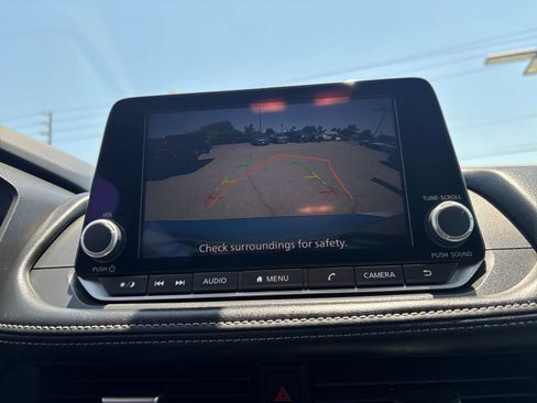 Used 2025 Nissan Rogue SV FWD image 25