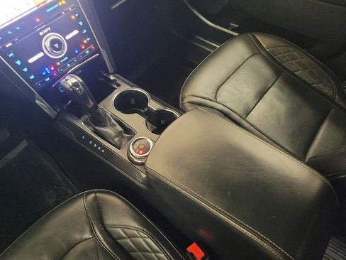 Used 2018 Ford Explorer Platinum image 26