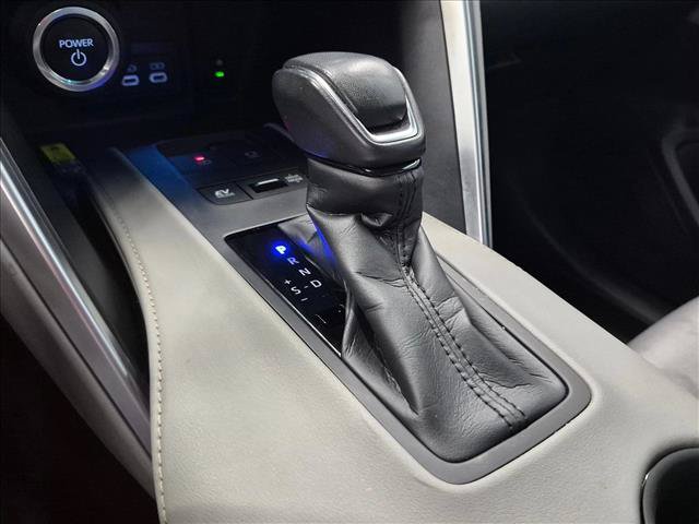 Used 2023 Toyota Venza LE AWD/4WD image 14