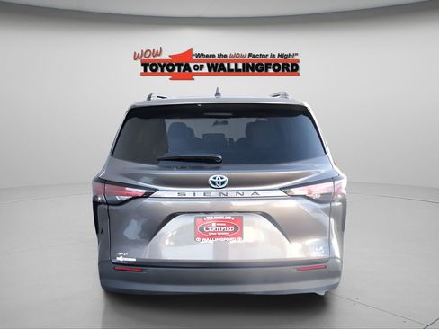 Certified 2022 Toyota Sienna LE image 11