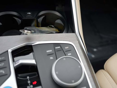 Certified 2025 BMW i4 xDrive40i w/ Premium Package image 23