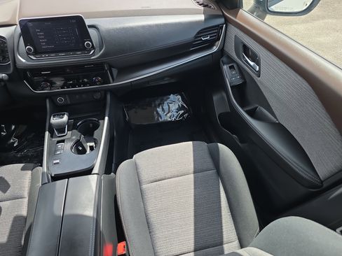 Used 2023 Nissan Rogue SV image 20