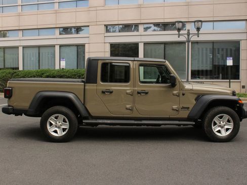 Used 2020 Jeep Gladiator Sport w/ Quick Order Package 24S AWD/4WD image 6