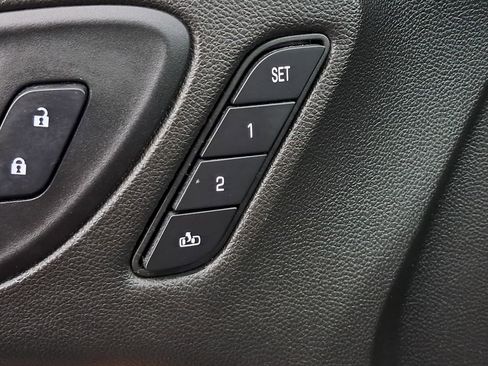 Used 2021 Buick Encore GX Essence image 11