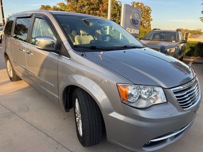 Used 2014 Chrysler Town & Country Limited w/ Luxury Group