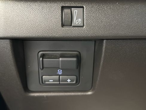 Used 2023 Chevrolet Colorado Trail Boss w/ Safety Package AWD/4WD image 36