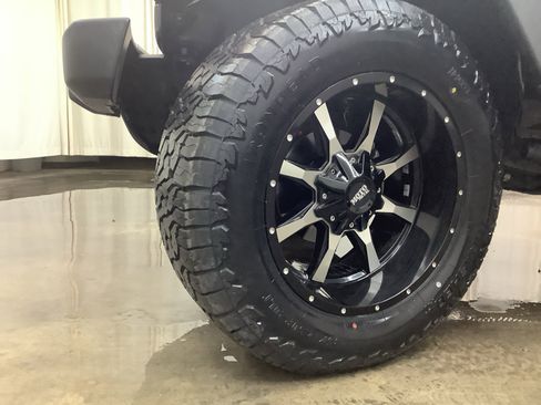 Used 2017 Jeep Wrangler Sport image 30