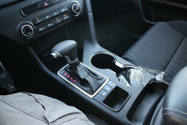 Used 2019 Kia Sportage LX FWD image 11