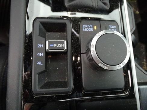 Used 2024 Toyota Tundra Platinum AWD/4WD image 12