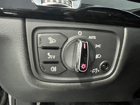 Used 2014 Audi A8 L 4.0T w/ Luxury Package image 30