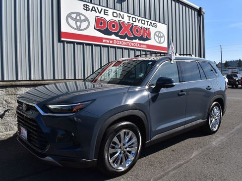 Certified 2024 Toyota Grand Highlander AWD image 1