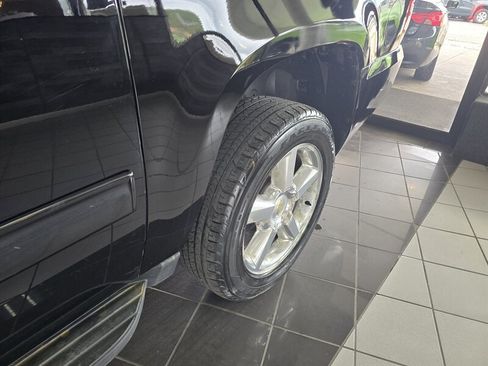 Used 2014 Chevrolet Suburban LS w/ All-Star Edition AWD/4WD image 35