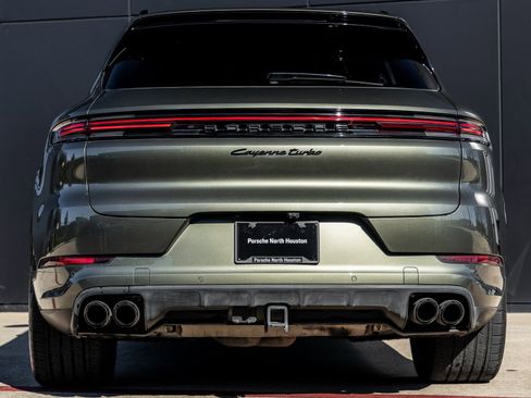 Used 2024 Porsche Cayenne Turbo image 21