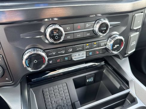 New 2026 Ford F250 Lariat w/ Black Appearance Package AWD/4WD image 17