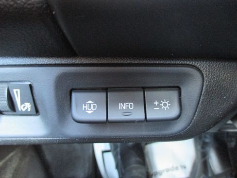 Used 2023 GMC Acadia SLT w/ Technology Package image 28