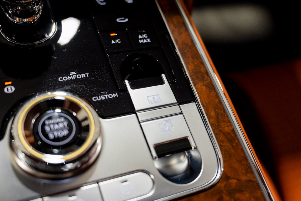 Used 2023 Bentley Flying Spur W12 AWD/4WD image 61