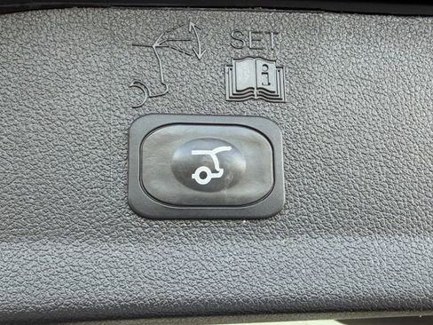 Used 2016 Ford Escape Titanium image 28