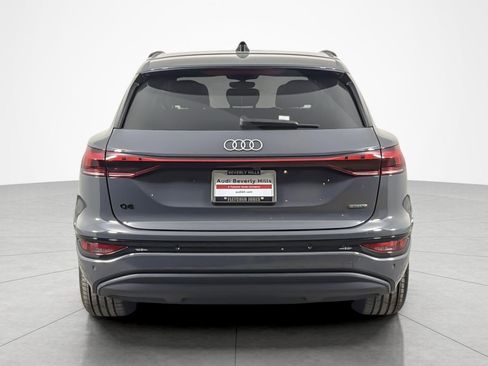 Used 2025 Audi Q6 e-tron Premium w/ Convenience Package AWD/4WD image 4