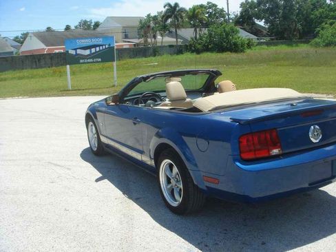 Used 2007 Ford Mustang V6 Deluxe image 5