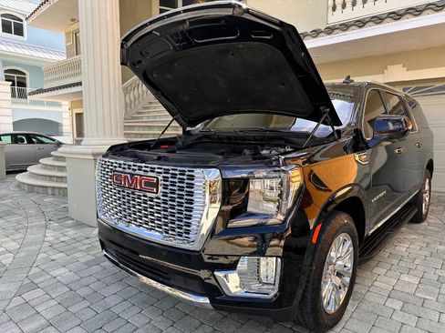 Used 2021 GMC Yukon XL SLT AWD/4WD image 45