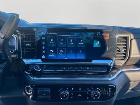 Used 2024 Chevrolet Silverado 2500 LT image 14