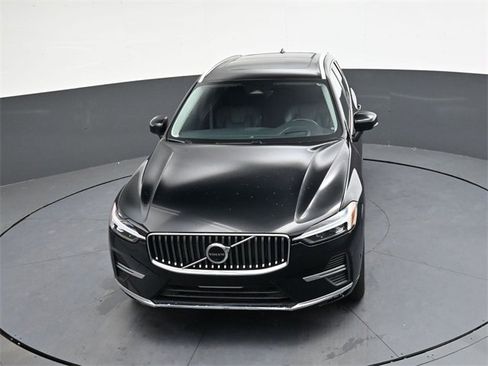 Used 2023 Volvo XC60 B5 Ultimate image 32
