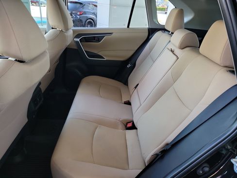 Certified 2025 Toyota RAV4 LE image 27