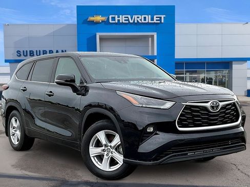 Used 2024 Toyota Highlander LE AWD/4WD image 10
