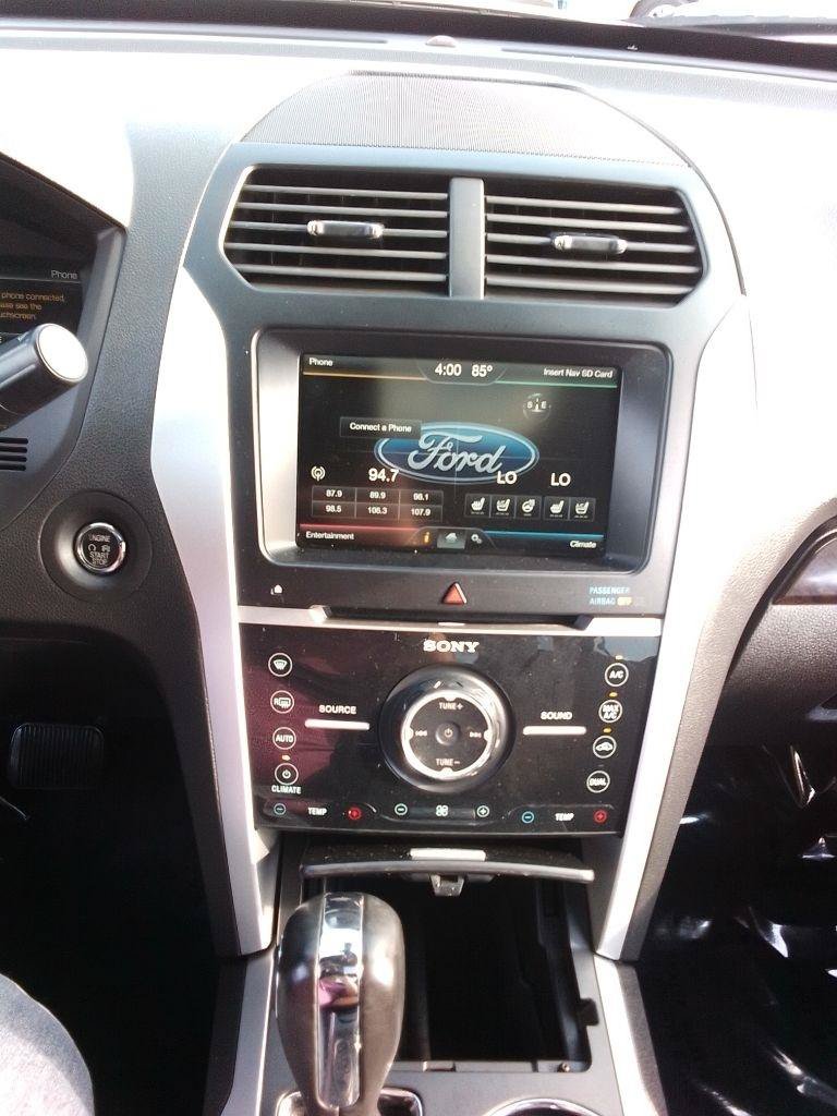 Used 2015 Ford Explorer Limited w/ Equipment Group 302A FWD image 11