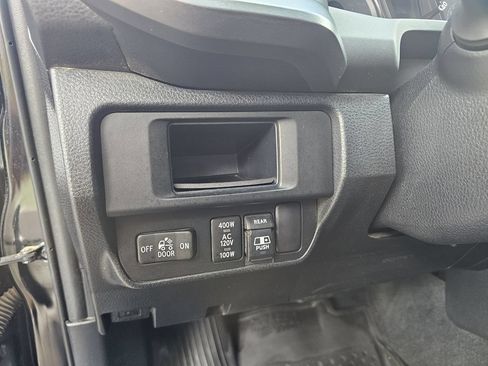 Used 2017 Toyota Tacoma TRD Off-Road w/ Tow Package (A/T) AWD/4WD image 13