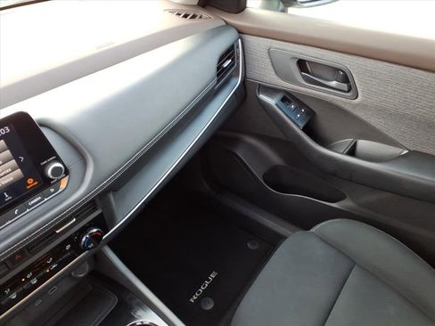 Used 2023 Nissan Rogue S image 26
