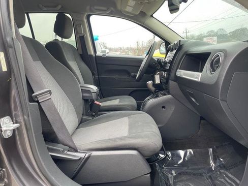 Used 2017 Jeep Compass Sport FWD image 12