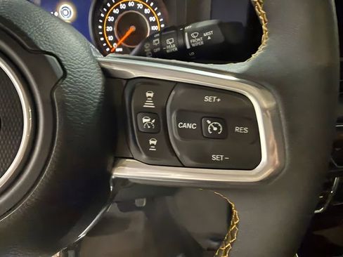 Used 2024 Jeep Wrangler Unlimited Sahara w/ Technology Group AWD/4WD image 16
