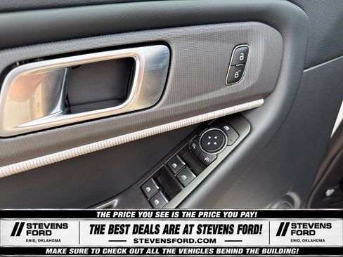 Used 2025 Ford Explorer ST-Line w/ ST-Line Street Pack AWD/4WD image 19