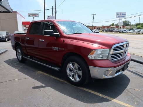 Used 2015 RAM 1500 Lone Star RWD image 2