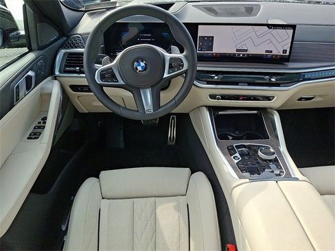 Used 2025 BMW X6 xDrive40i w/ Executive Package image 11