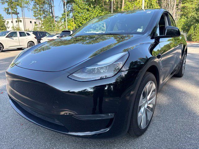 Used 2024 Tesla Model Y Long Range AWD/4WD image 9
