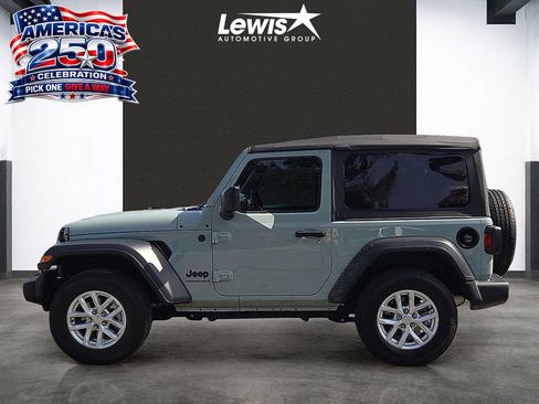 Used 2023 Jeep Wrangler Sport AWD/4WD image 2