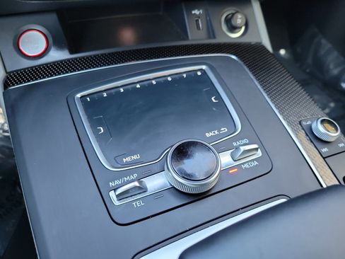 Used 2018 Audi SQ5 Prestige w/ Prestige Package image 27