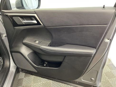 Used 2024 Mitsubishi Outlander SE Black Edition image 30