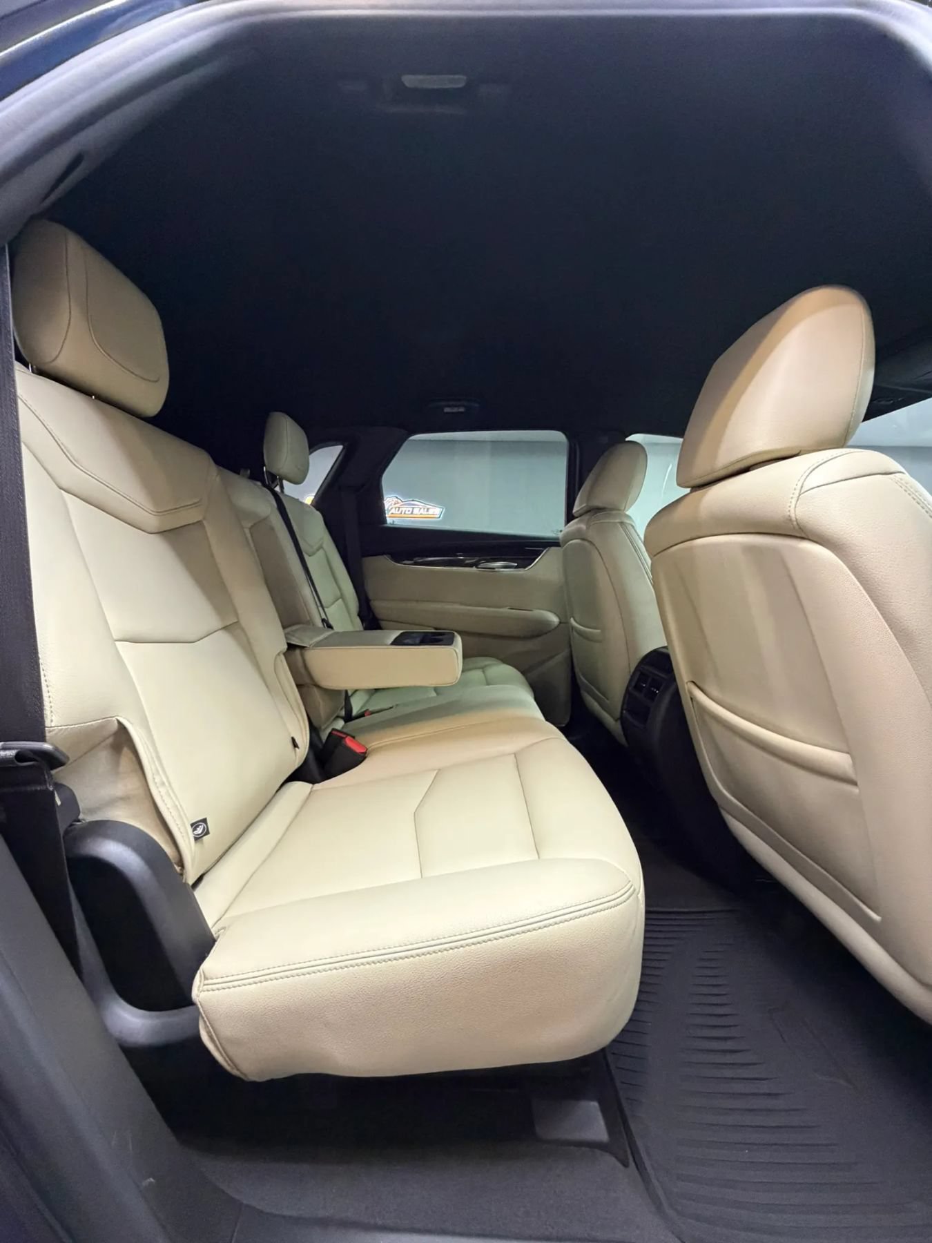 Used 2019 Cadillac XT5 FWD image 32
