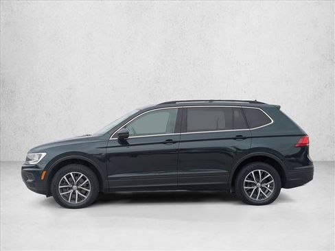 Used 2019 Volkswagen Tiguan SE w/ Panoramic Sunroof Package image 8